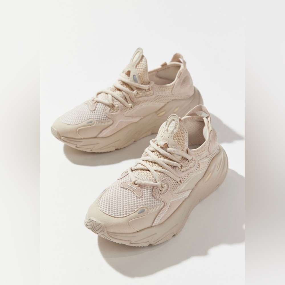 FILA Ray Tracer Evo 2 Women’s Size 8 / 7.5 Monochromatic Beige - NEW IN BOX